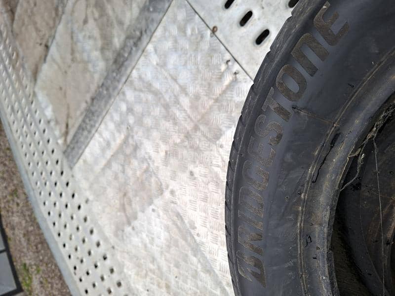 Bridgestone 235/55 R18 Letnja