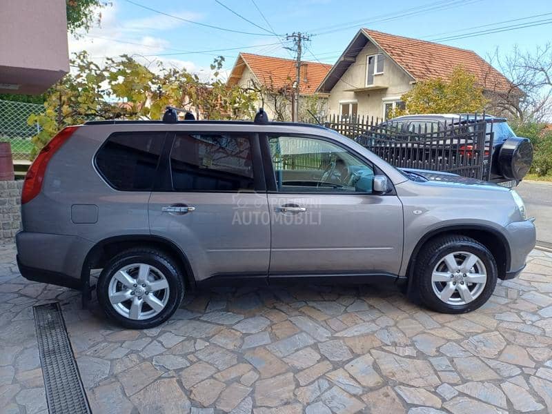 Nissan X-Trail 2.0 / 4X4 / CH
