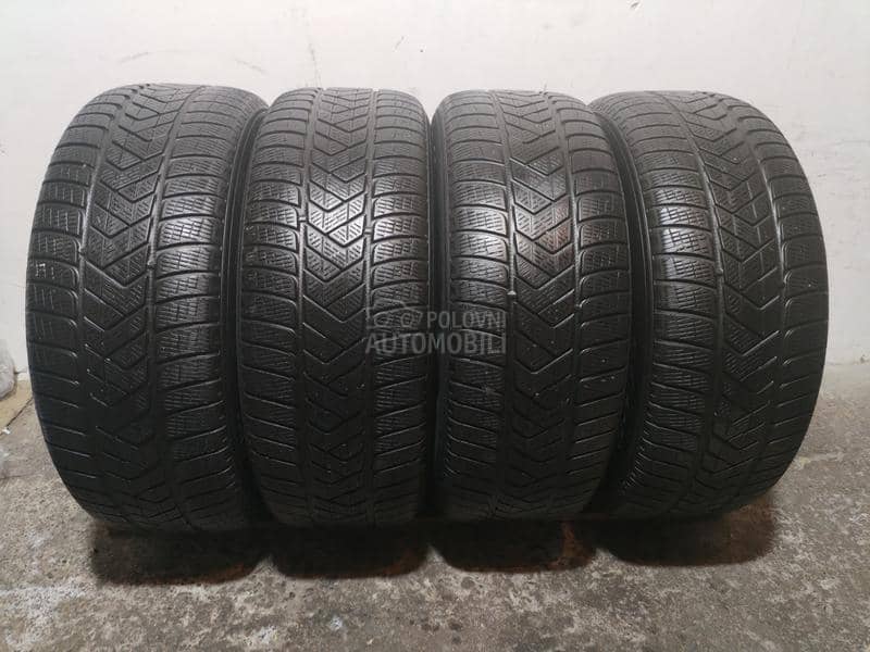 Pirelli 235/60 R18 Zimska