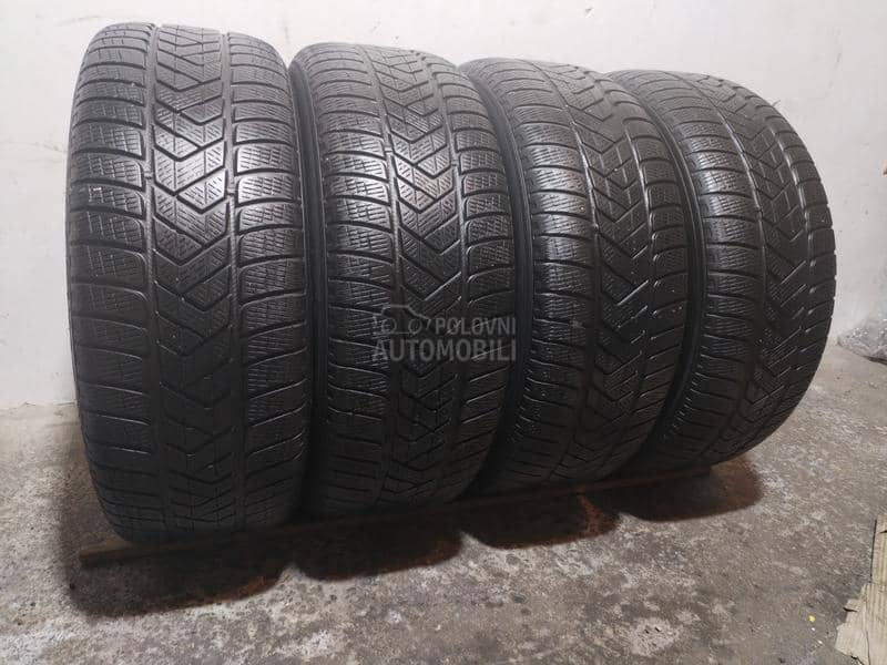 Pirelli 235/60 R18 Zimska
