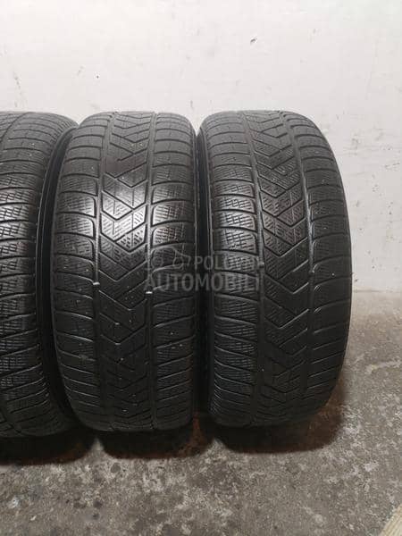Pirelli 235/60 R18 Zimska