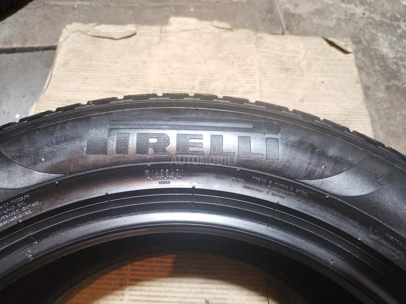 Pirelli 235/60 R18 Zimska