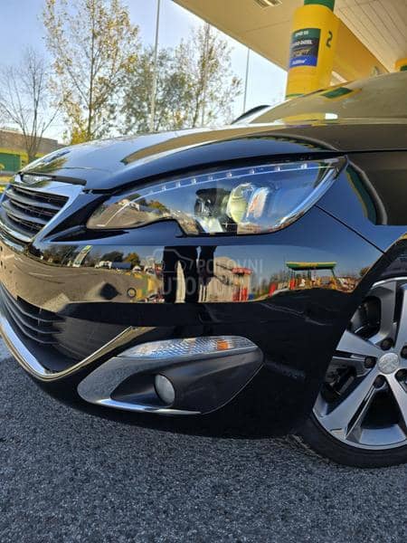 Peugeot 308 1,6i ALLURE