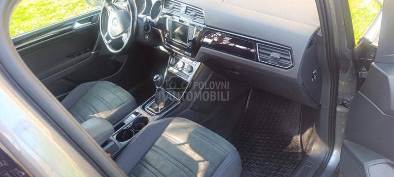 Volkswagen Touran R line