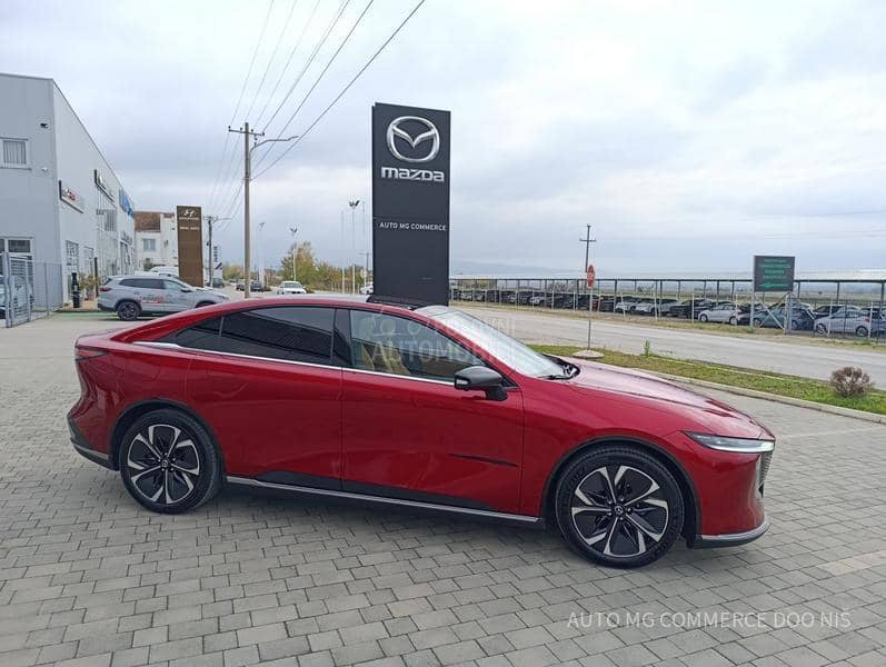 Mazda 6e TAKUMI PLUS
