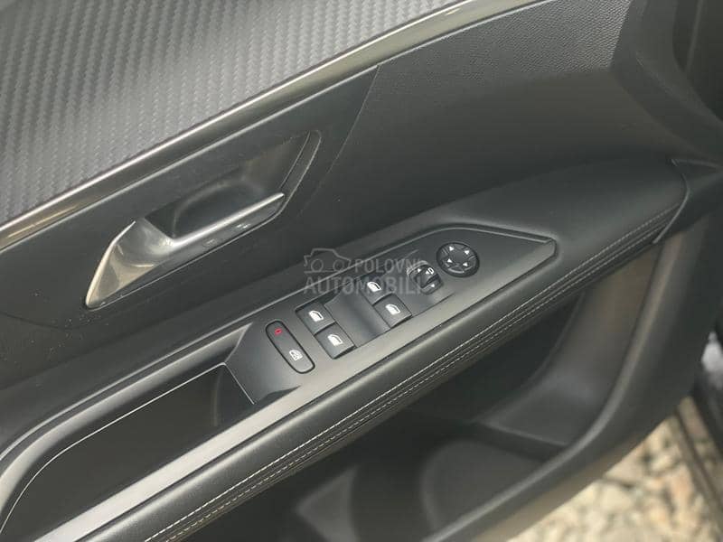 Peugeot 3008 1.5 HDI Allure 8mm