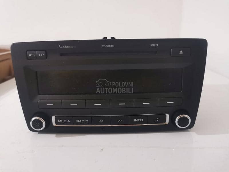 Radio, CD player, multimedija