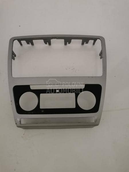 Radio, CD player, multimedija