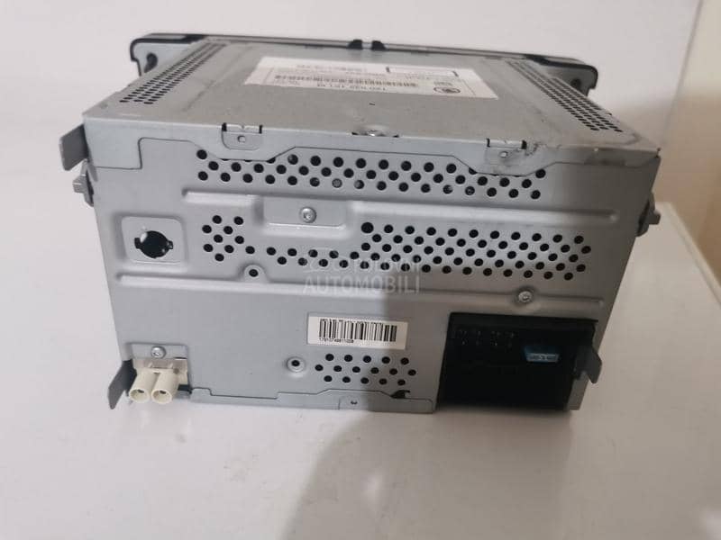 Radio, CD player, multimedija