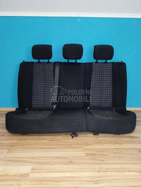 prednja sedišta, zadnja sedišt