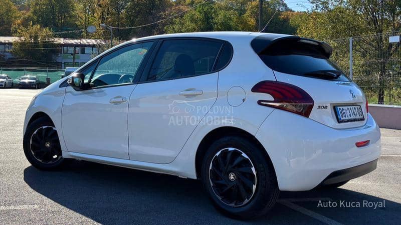 Peugeot 208 1.2VTi / AUTOM / REG