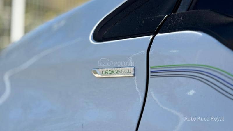 Peugeot 208 1.2VTi / AUTOM / REG