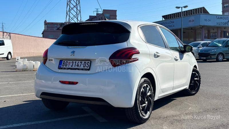 Peugeot 208 1.2VTi / AUTOM / REG