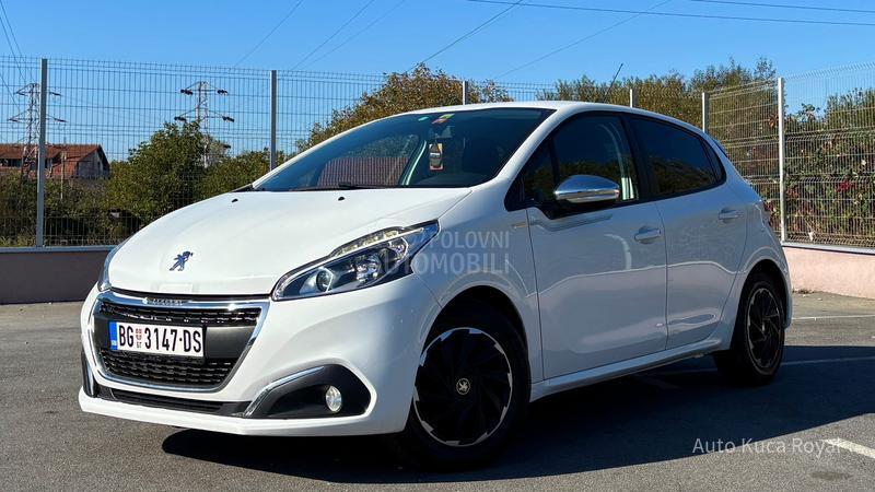 Peugeot 208 1.2VTi / AUTOM / REG