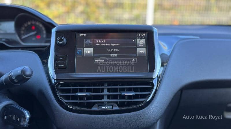 Peugeot 208 1.2VTi / AUTOM / REG