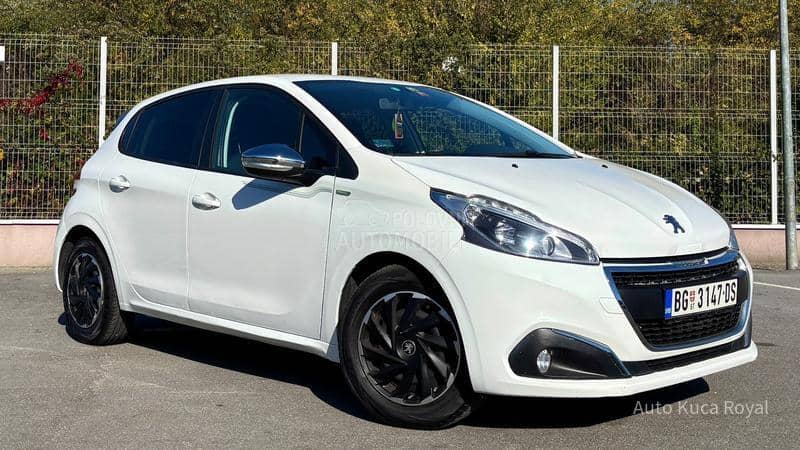 Peugeot 208 1.2VTi / AUTOM / REG