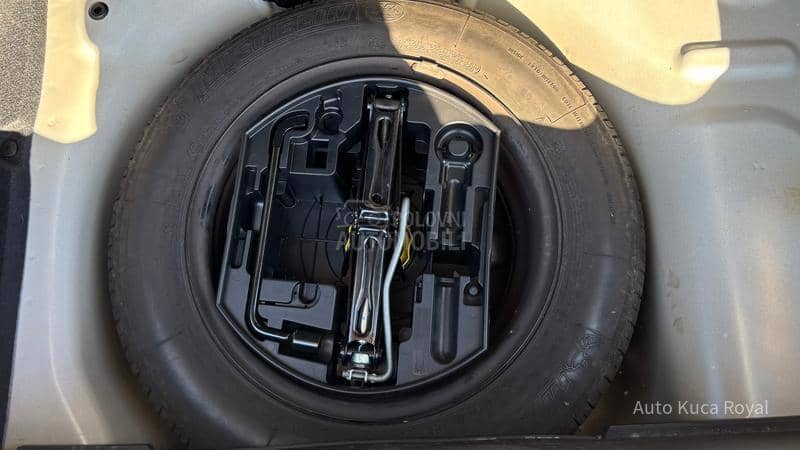 Peugeot 208 1.2VTi / AUTOM / REG