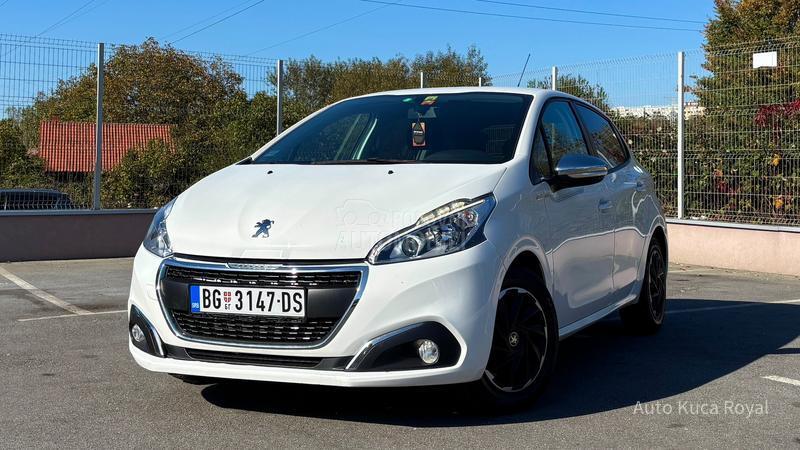 Peugeot 208 1.2VTi / AUTOM / REG