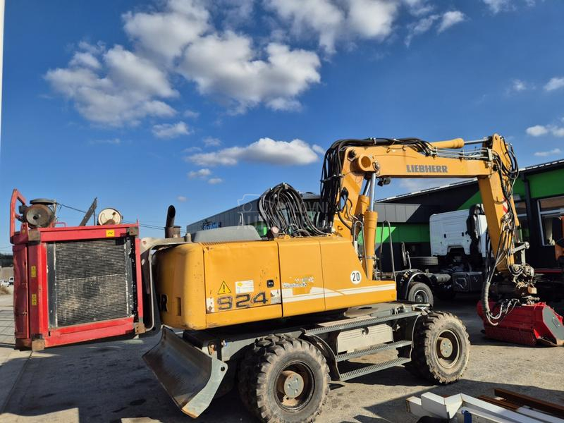 Liebherr A924 C