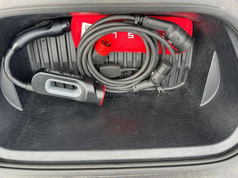 Tesla Model Y AWD/T.P/80kv/AMD