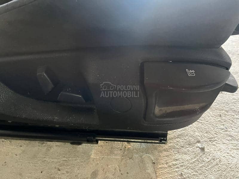 Sedista f10 Alcantara