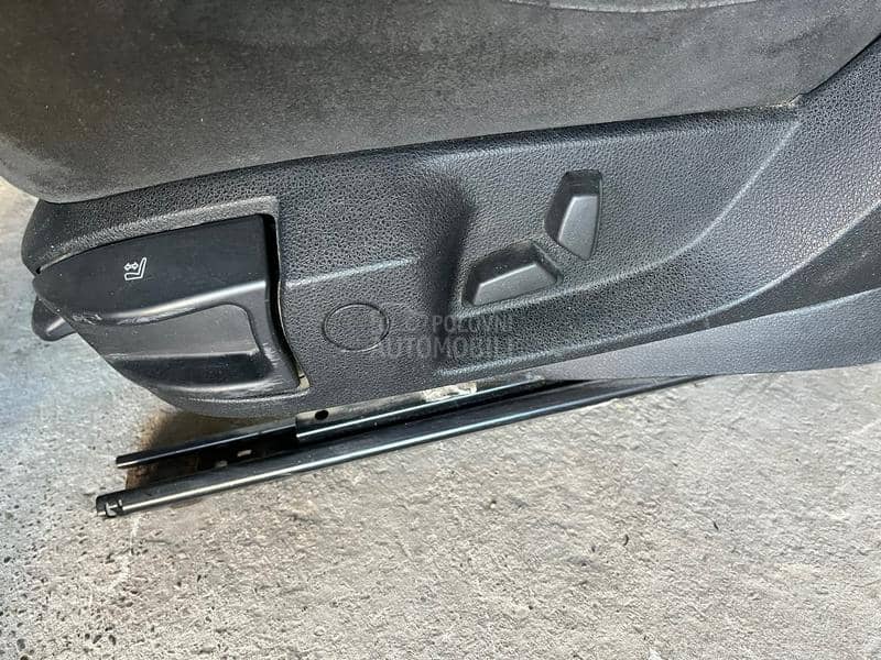 Sedista f10 Alcantara