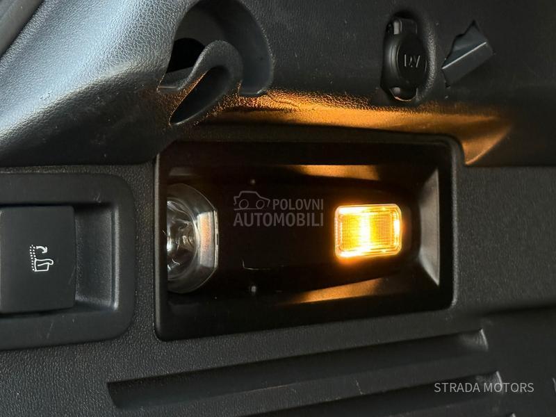 Peugeot 3008 1.6 E HDI NAVY PANO