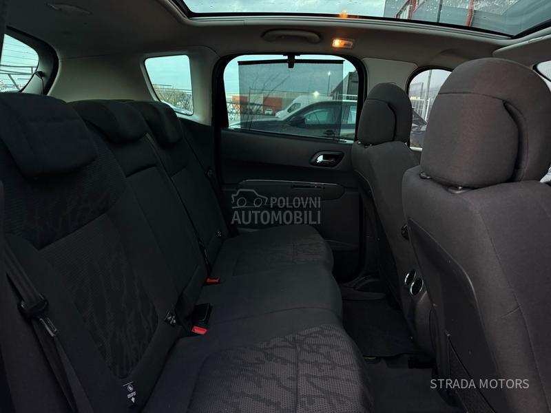 Peugeot 3008 1.6 E HDI NAVY PANO