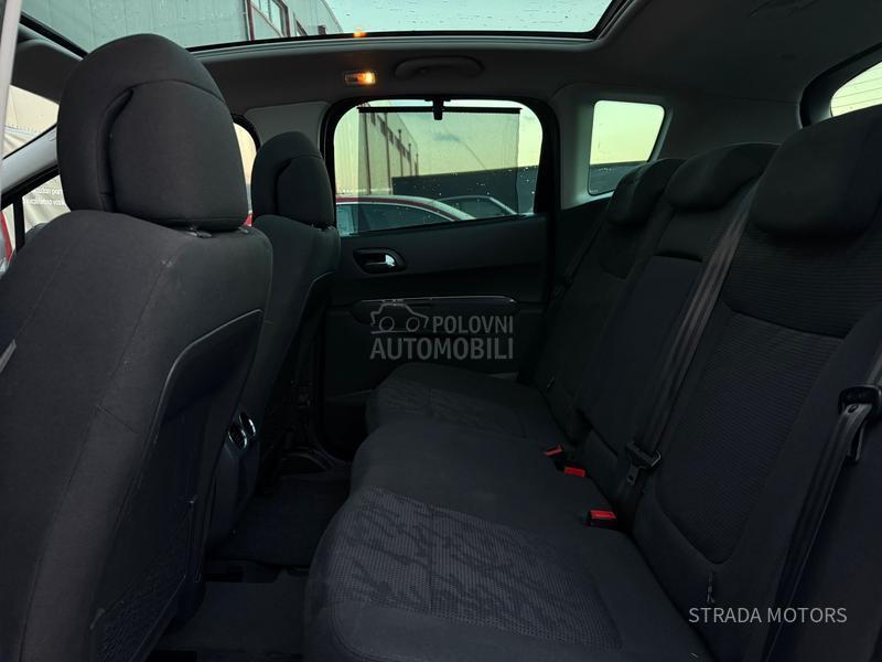 Peugeot 3008 1.6 E HDI NAVY PANO