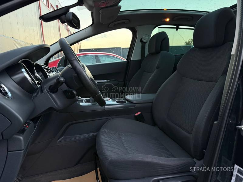 Peugeot 3008 1.6 E HDI NAVY PANO