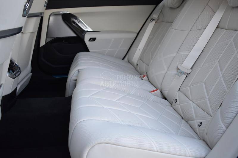 BMW 750 e xDrive M paket