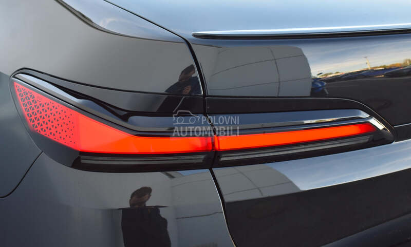 BMW 750 e xDrive M paket