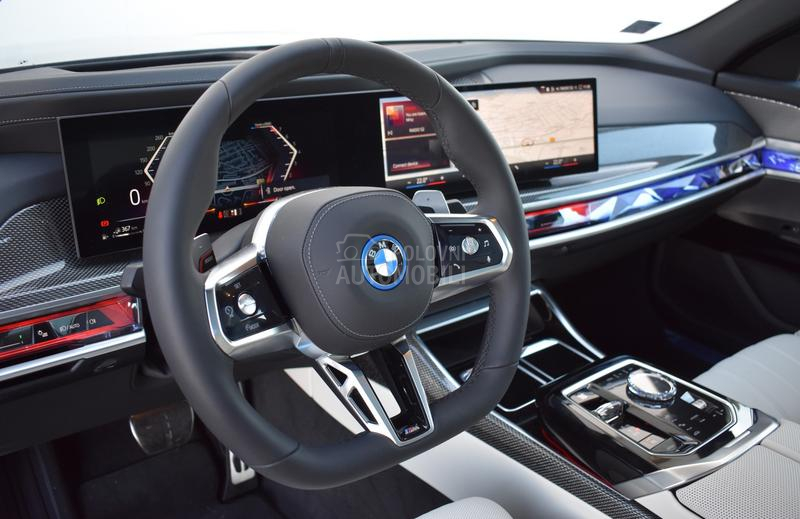 BMW 750 e xDrive M paket