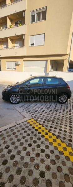 Peugeot 208 1.6 HDi ALLURE