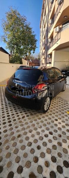 Peugeot 208 1.6 HDi ALLURE