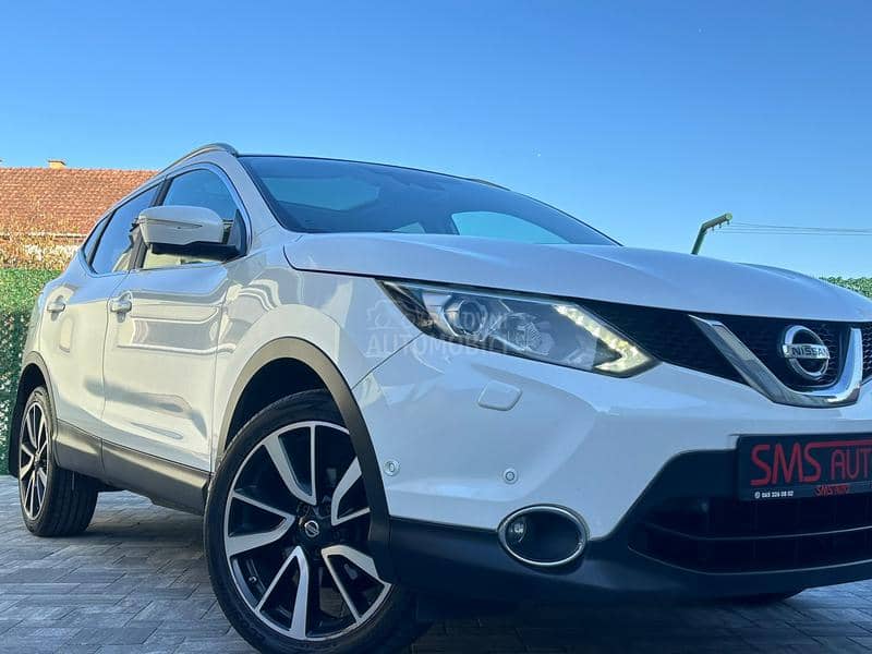 Nissan Qashqai TEKNA/PANO/360