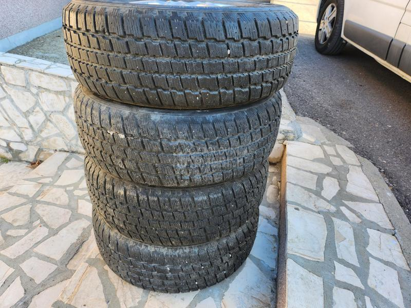 Cooper 215/65 R16 Zimska