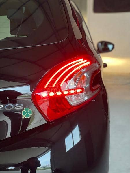 Peugeot 208 1.4hdi allure NOV