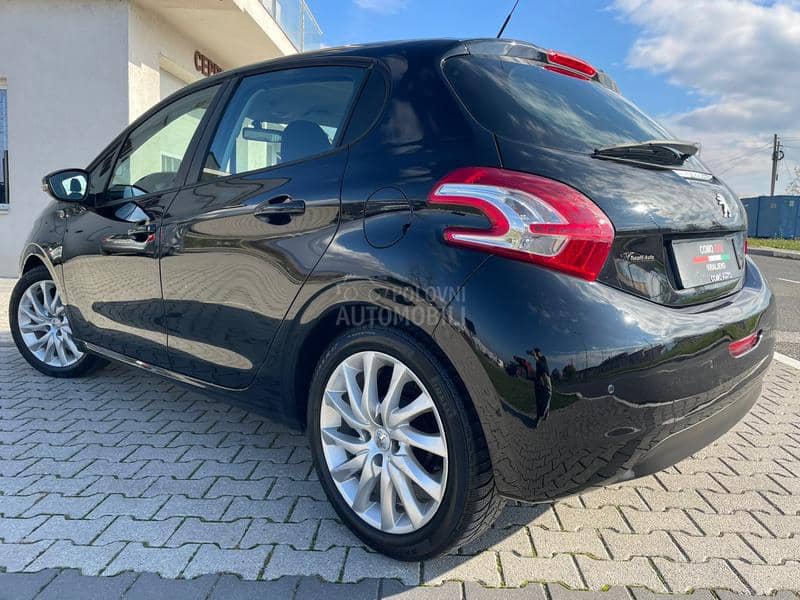 Peugeot 208 1.4hdi allure NOV