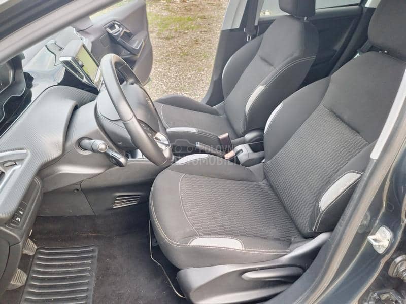 Peugeot 208 1.2 PURETECH