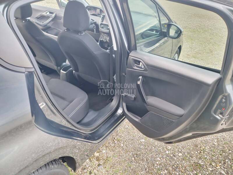 Peugeot 208 1.2 PURETECH