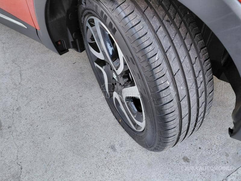 Renault Captur 0.9 TCE INTENSE