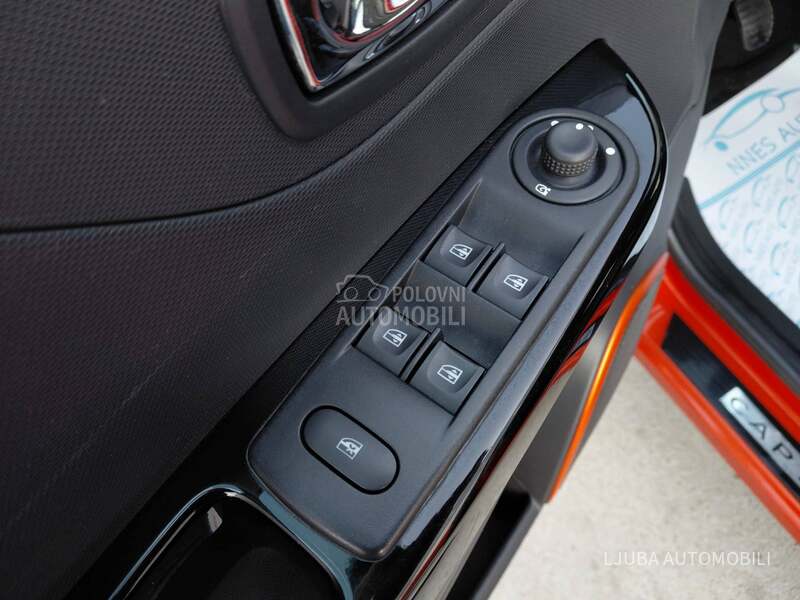 Renault Captur 0.9 TCE INTENSE