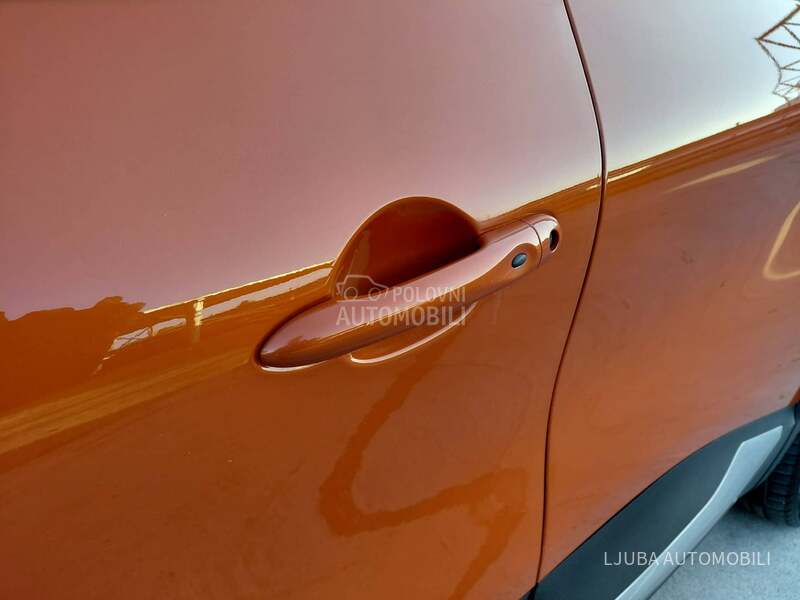 Renault Captur 0.9 TCE INTENSE