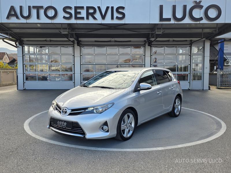 Toyota Auris 2.0 D R kamera