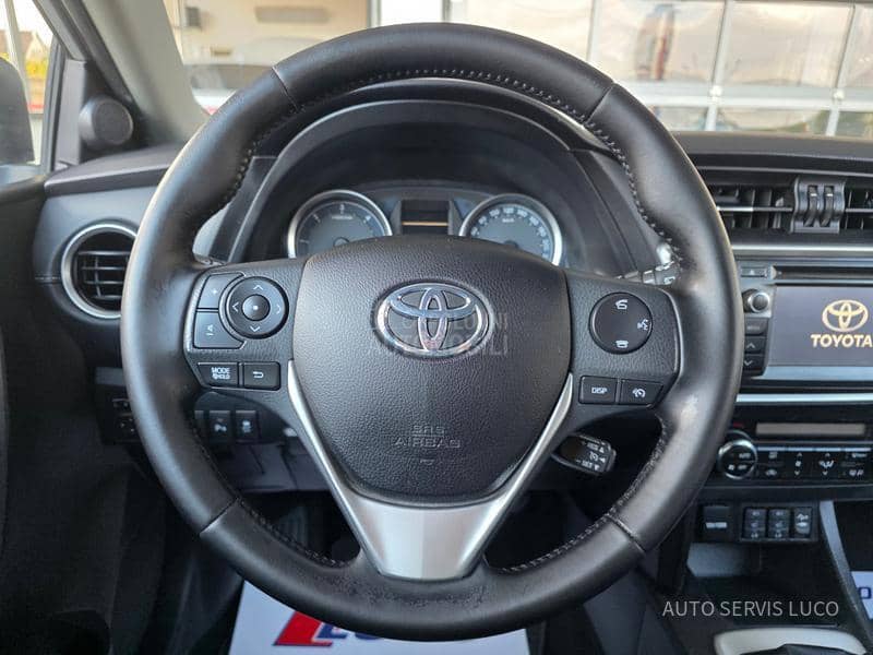 Toyota Auris 2.0 D R kamera