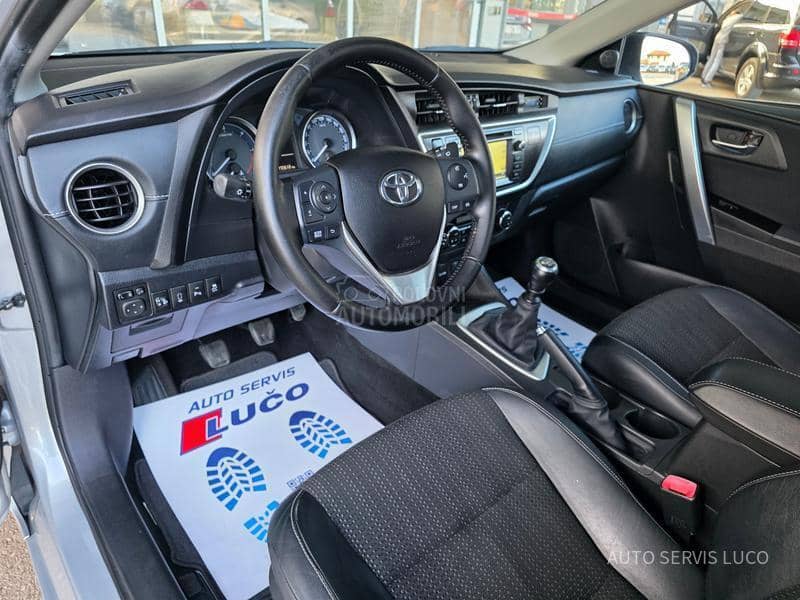 Toyota Auris 2.0 D R kamera