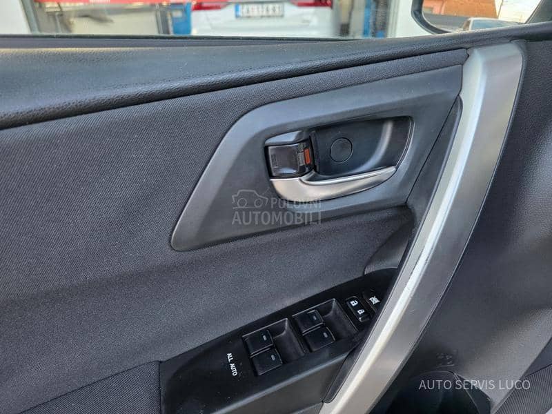 Toyota Auris 2.0 D R kamera