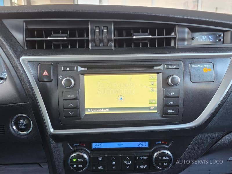 Toyota Auris 2.0 D R kamera