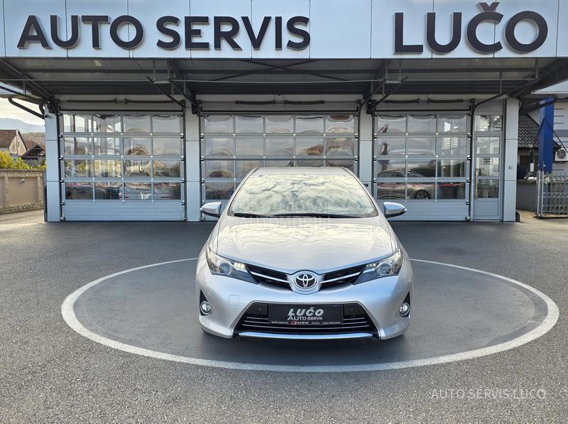 Toyota Auris 2.0 D R kamera